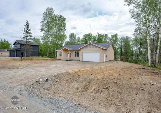 Photo 4 of Single family home for sale at 9518 W Palermo Cir, Wasilla, AK 99623 | MLS# 26-7736 | Listing updated on 2026-08-26