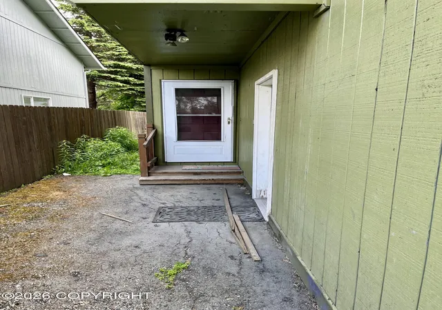 3rd image of 1325 Airport Heights Dr, Anchorage, AK 99508 | MLS# 26-7697