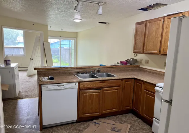 4th image of 1325 Airport Heights Dr, Anchorage, AK 99508 | MLS# 26-7697