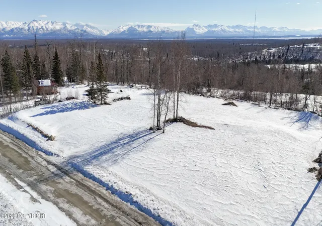 Photo 9 of Sale Pending at 17562 W Bluebill Ave, Wasilla, AK 99623 | MLS# 26-7691 | Listing updated on 2026-09-07