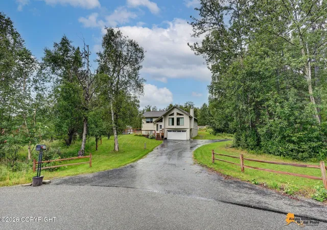 Photo 3 of Sale Pending at 2200 N Claridge Ct, Wasilla, AK 99654 | MLS# 26-10667 | Listing updated on 2026-09-02