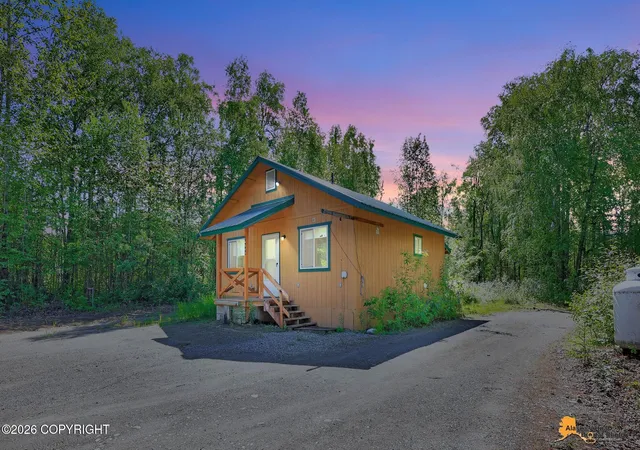 Homes for sale in Talkeetna, AK | 14940 E Kellard Cir, Talkeetna, AK 99676 | MLS# 26-7881