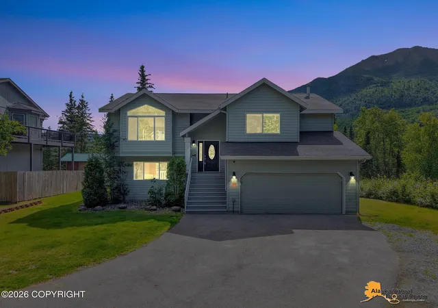 Homes for sale in Eagle River, AK | 19328 Trail Bay Dr, Eagle River, AK 99577 | MLS# 26-8268
