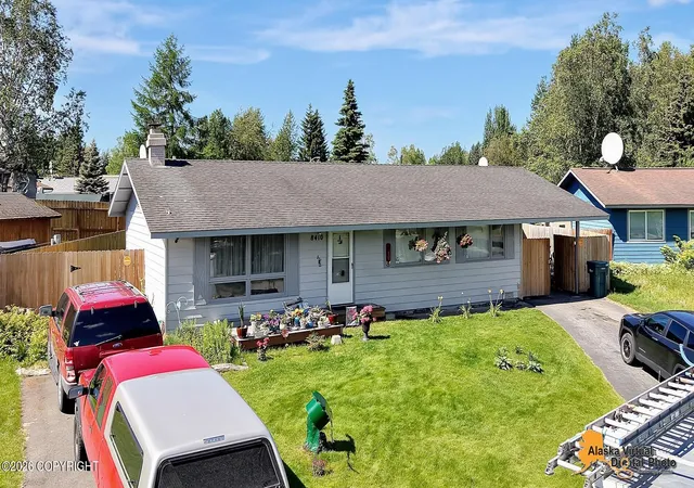 Photo 3 of Single family home for sale at 8410 Dagan St, Anchorage, AK 99502 | MLS# 26-8185 | Listing updated on 2026-10-08