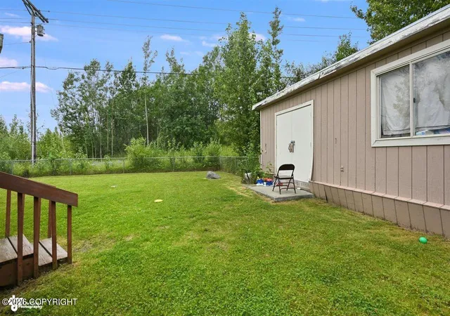 Photo 4 of Single family home for sale at 1350 N Wasilla Fishhook Rd, Wasilla, AK 99654 | MLS# 26-9925 | Listing updated on 2026-09-30