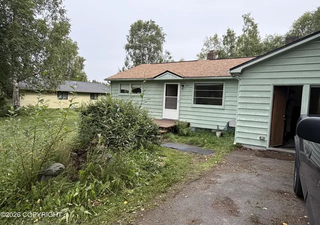 Photo 3 of Single family home for sale at 3217 Baxter Rd, Anchorage, AK 99504 | MLS# 26-11204 | Listing updated on 2026-09-08