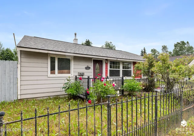 Photo 2 of Sale Pending at 2611 Lake Otis Pkwy, Anchorage, AK 99508 | MLS# 26-8821 | Listing updated on 2026-08-20
