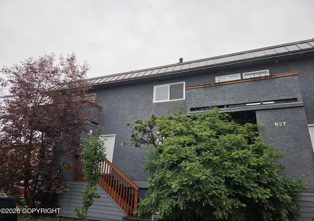 Homes for sale in Anchorage, AK | 927 Juneau St #6, Anchorage, AK 99501 | MLS# 26-8597