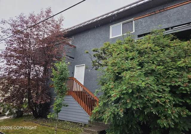 Homes for sale in Anchorage, AK | 927 Juneau St #6, Anchorage, AK 99501 | MLS# 26-8597