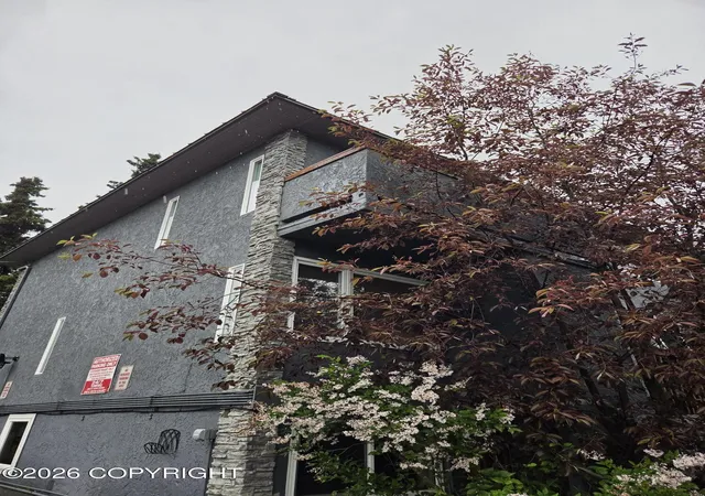 Homes for sale in Anchorage, AK | 927 Juneau St #6, Anchorage, AK 99501 | MLS# 26-8597