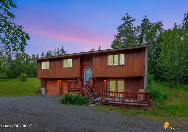 Homes for sale in Palmer, AK | 7585 E Rawhide Ln, Palmer, AK 99645 | MLS# 26-8137