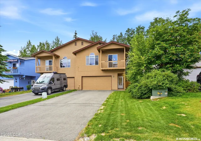 2nd image of 8924 Northwood Park Cir, Eagle River, AK 99577 | MLS# 26-8111