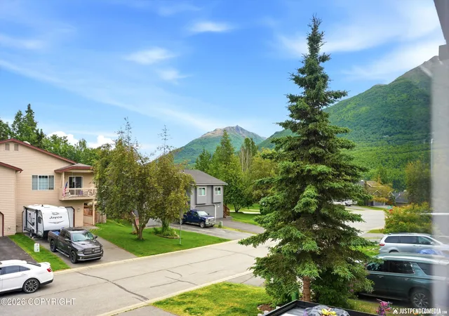 4th image of 8924 Northwood Park Cir, Eagle River, AK 99577 | MLS# 26-8111
