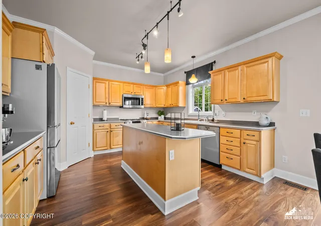 Photo 4 of Sale Pending at 16140 Bridgewood Cir, Anchorage, AK 99516 | MLS# 26-8998 | Listing updated on 2026-10-15