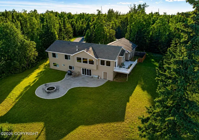 Photo 3 of Single family home for sale at 2961 N Kyle Cir, Wasilla, AK 99623 | MLS# 26-8555 | Listing updated on 2026-08-29