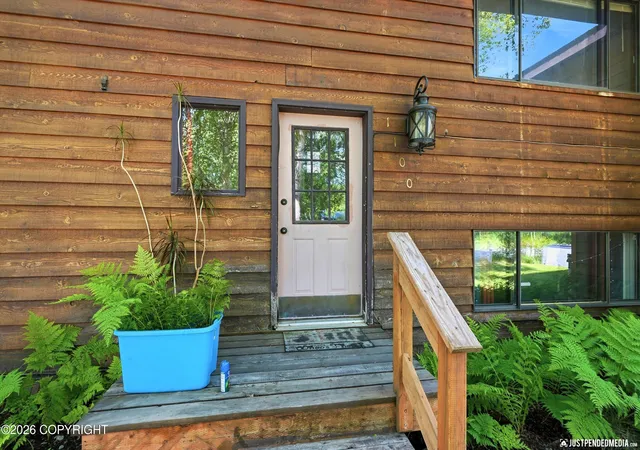 Photo 3 of Sale Pending at 1100 N Pinion Dr, Wasilla, AK 99654 | MLS# 26-8394 | Listing updated on 2026-08-19