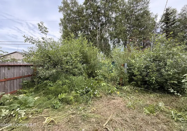 3rd image of 8039 Wilcox St, Anchorage, AK 99502 | MLS# 26-8313
