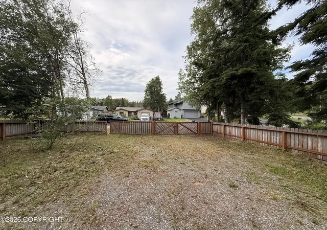 7th image of 8039 Wilcox St, Anchorage, AK 99502 | MLS# 26-8313