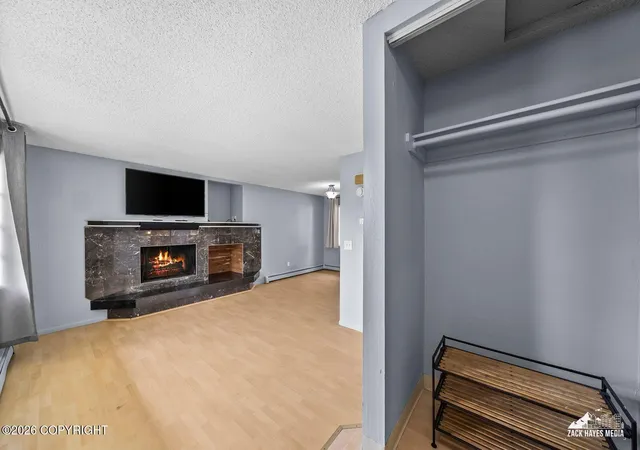 Homes for sale in Anchorage, AK | 4143 Vance Dr #7, Anchorage, AK 99508 | MLS# 26-8346