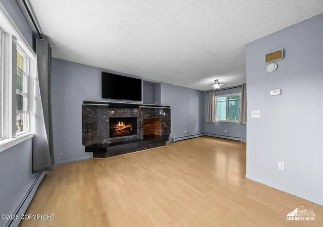 Homes for sale in Anchorage, AK | 4143 Vance Dr #7, Anchorage, AK 99508 | MLS# 26-8346