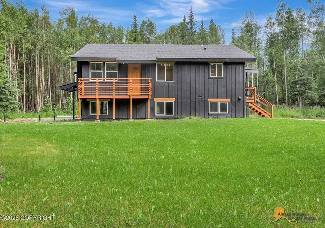 Photo 4 of Single family home for sale at 1100 N Retreat Ave, Palmer, AK 99645 | MLS# 26-9285 | Listing updated on 2026-10-01
