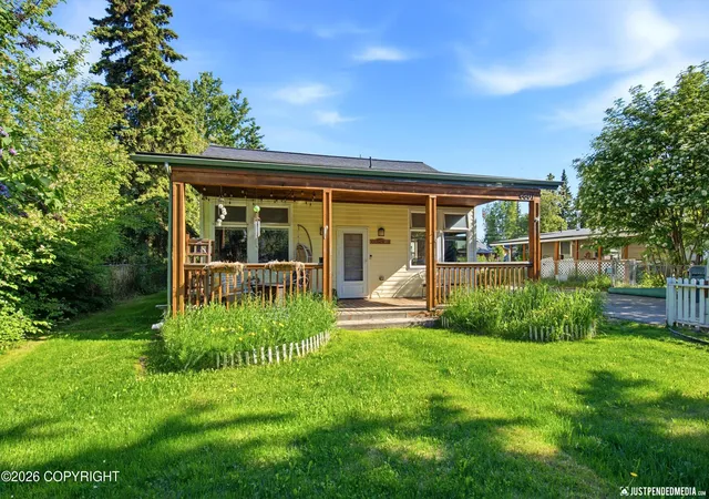 Homes for sale in Anchorage, AK | 6607 E 12Th Ave, Anchorage, AK 99504 | MLS# 26-8375