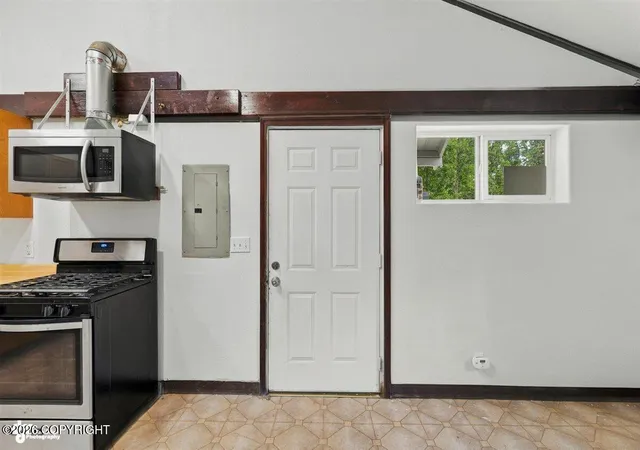 Photo 5 of Sale Pending at 10180 W Herkimer Dr, Wasilla, AK 99623 | MLS# 26-8735 | Listing updated on 2026-08-21