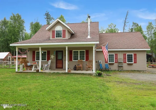 Photo 2 of Single family home for sale at 6920 W Beverly Lake Rd, Wasilla, AK 99623 | MLS# 26-8416 | Listing updated on 2026-09-06