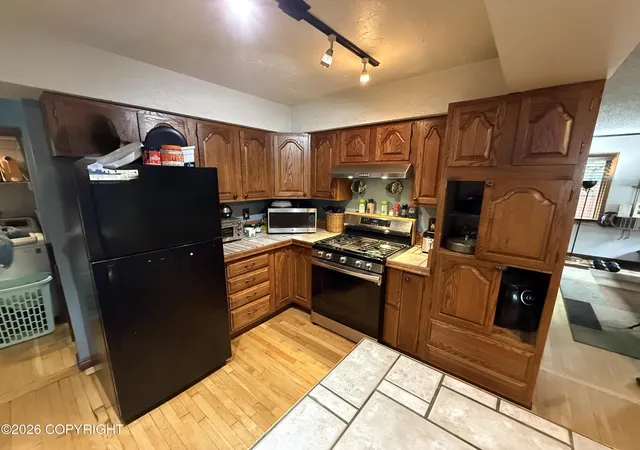Photo 4 of Sale Pending at 8317 Seaview St, Anchorage, AK 99502 | MLS# 26-8510 | Listing updated on 2026-07-11