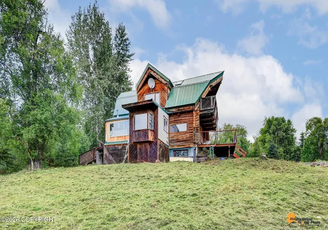 Photo 3 of Single family home for sale at 4131 W Sunrise Rd, Wasilla, AK 99623 | MLS# 26-9371 | Listing updated on 2026-09-28