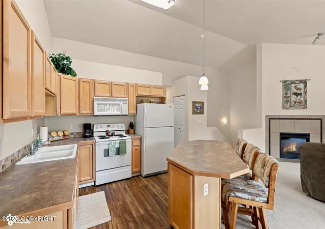 3rd image of 5765 Sapphire Loop #37A, Anchorage, AK 99504 | MLS# 26-8490