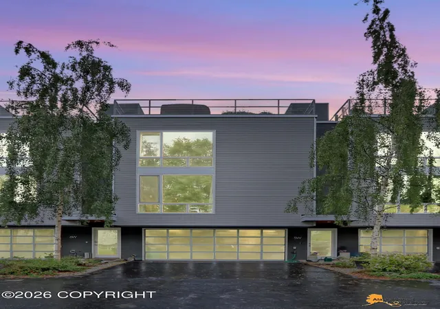 Photo 3 of Condo for sale at 5201 E Northern Lights Blvd #5W, Anchorage, AK 99508 | MLS# 26-8549 | Listing updated on 2026-08-29