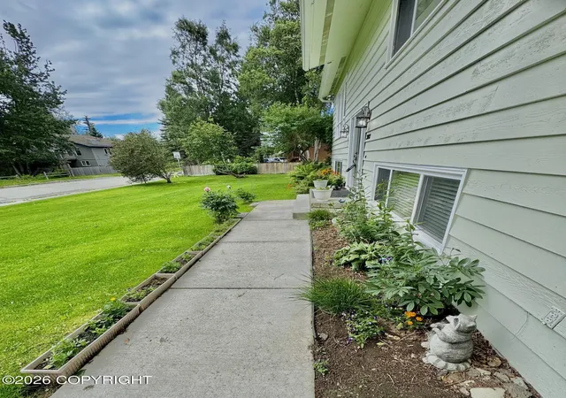 Photo 4 of Single family home for sale at 3002 Wendys Way, Anchorage, AK 99517 | MLS# 26-8689 | Listing updated on 2026-07-28