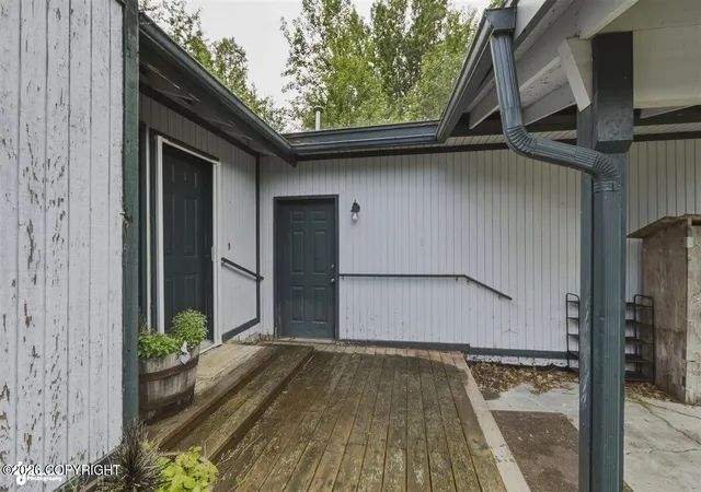 Photo 4 of Single family home for sale at 4010 Resurrection Dr, Anchorage, AK 99504 | MLS# 26-9083 | Listing updated on 2026-09-14