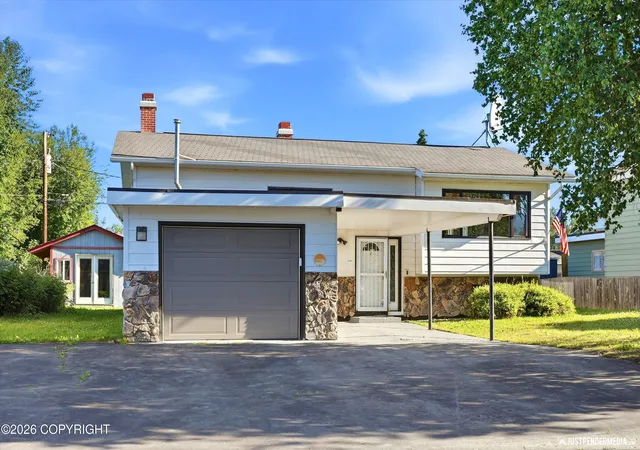 Photo 4 of Sale Pending at 8015 E 3rd Avenue, Anchorage, AK 99504 | MLS# 26-9520 | Listing updated on 2026-09-22