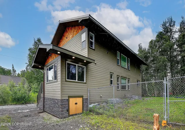 Photo 3 of Single family home for sale at 865 W Wilder Ave, Wasilla, AK 99654 | MLS# 26-9113 | Listing updated on 2026-08-27