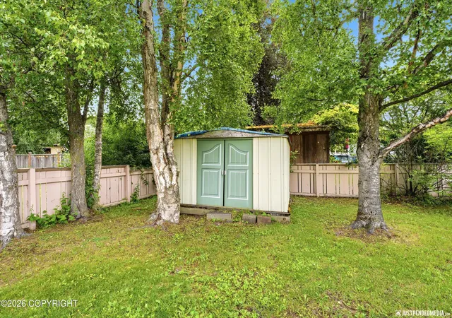 Photo 34 of Single family home for sale at 2615 Turnagain Pkwy, Anchorage, AK 99517 | MLS# 26-8811 | Listing updated on 2026-08-30