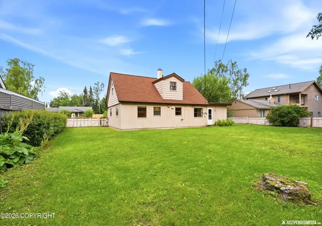 Photo 3 of Single family home for sale at 2615 Turnagain Pkwy, Anchorage, AK 99517 | MLS# 26-8811 | Listing updated on 2026-10-01