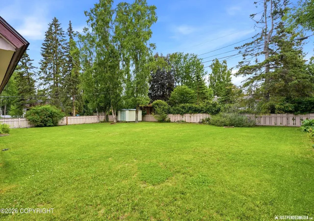 Photo 3 of Single family home for sale at 2615 Turnagain Pkwy, Anchorage, AK 99517 | MLS# 26-8811 | Listing updated on 2026-10-11