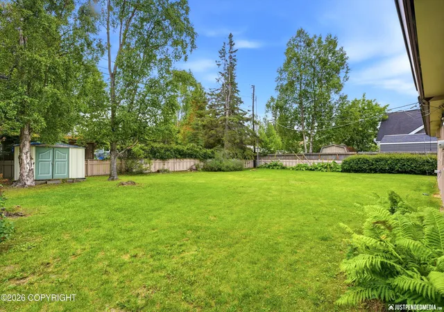 Photo 4 of Single family home for sale at 2615 Turnagain Pkwy, Anchorage, AK 99517 | MLS# 26-8811 | Listing updated on 2026-10-11