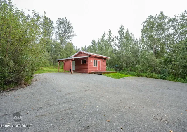 Photo 2 of Sale Pending at 2631 N Hematite Dr, Wasilla, AK 99654 | MLS# 26-11160 | Listing updated on 2026-09-10