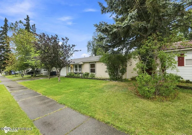 Photo 2 of Single family home for sale at 820 Dogwood St, Anchorage, AK 99501 | MLS# 26-10693 | Listing updated on 2026-08-29