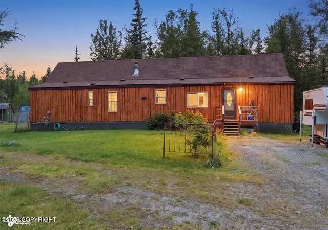 Photo 2 of Single family home for sale at 17165 E Plumley Rd, Palmer, AK 99645 | MLS# 26-10040 | Listing updated on 2026-08-18