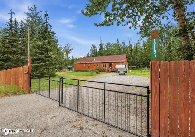 Photo 3 of Single family home for sale at 17165 E Plumley Rd, Palmer, AK 99645 | MLS# 26-10040 | Listing updated on 2026-08-18