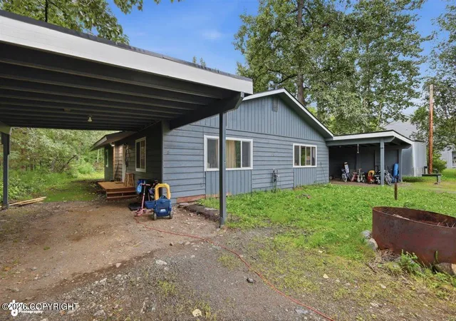 Photo 2 of Sale Pending at 961 E Dellwood St, Wasilla, AK 99654 | MLS# 26-8996 | Listing updated on 2026-08-14