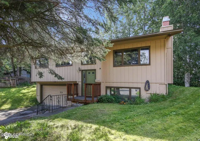 Photo 2 of Single family home for sale at 924 Norman St, Anchorage, AK 99504 | MLS# 26-10216 | Listing updated on 2026-09-06