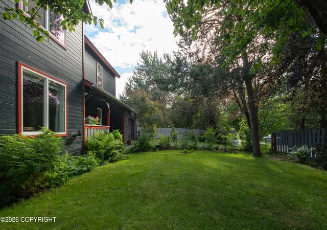 Photo 2 of Sale Pending at 213 Lee Dr, Homer, AK 99603 | MLS# 26-9146 | Listing updated on 2026-07-28
