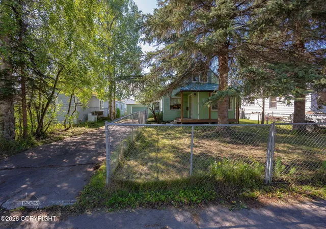 Photo 4 of Sale Pending at 432 N Bliss St, Anchorage, AK 99508 | MLS# 26-9177 | Listing updated on 2026-09-16
