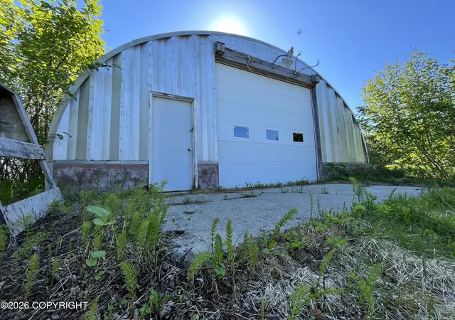 Photo 3 of Single family home for sale at 52136 Old E End Rd, Homer, AK 99603 | MLS# 26-9272 | Listing updated on 2026-09-08