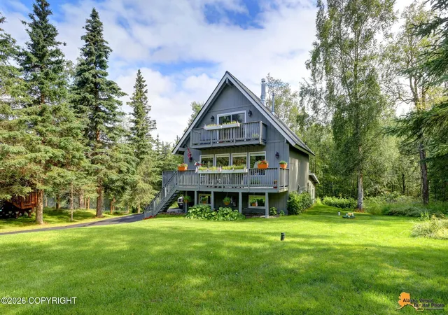 Photo 4 of Sale Pending at 6231 W Tree Dr, Anchorage, AK 99507 | MLS# 26-10135 | Listing updated on 2026-08-12